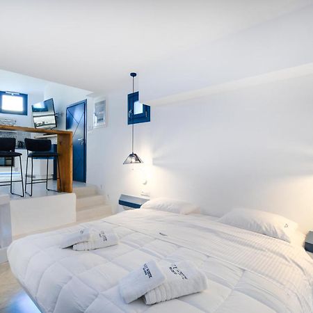 Blue White Residence مونوليثوس المظهر الخارجي الصورة