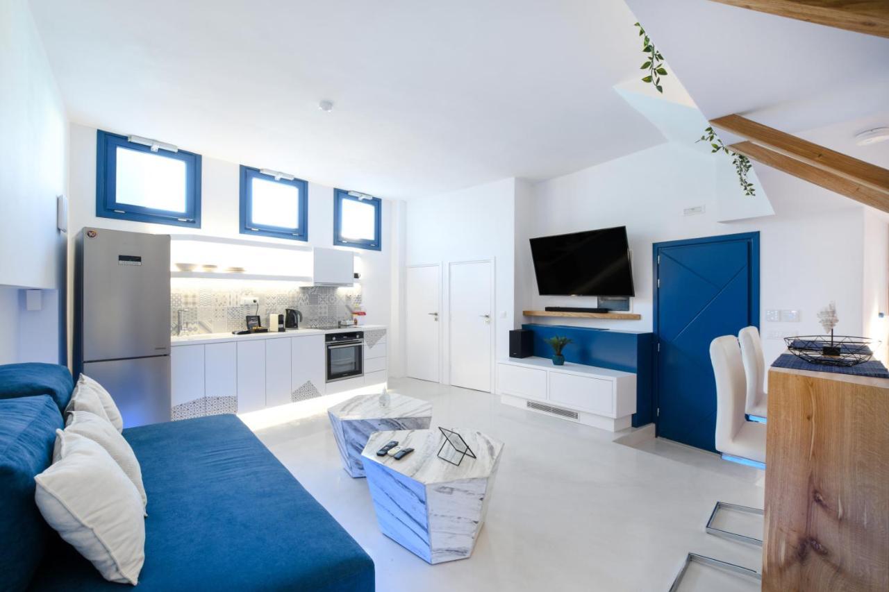 Blue White Residence مونوليثوس المظهر الخارجي الصورة